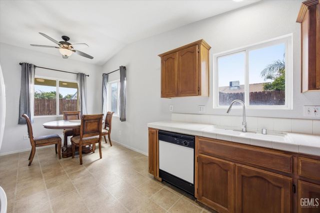 4517 Kaytlain Avenue, Bakersfield, CA 93313