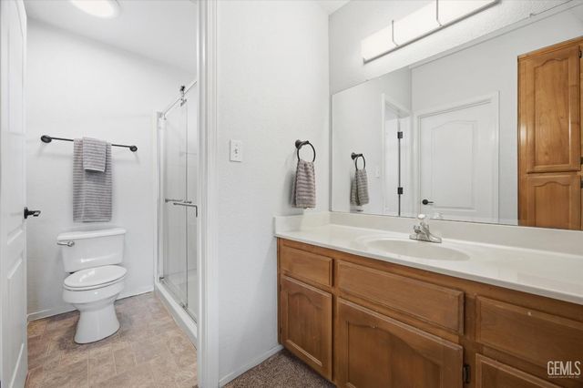 4517 Kaytlain Avenue, Bakersfield, CA 93313