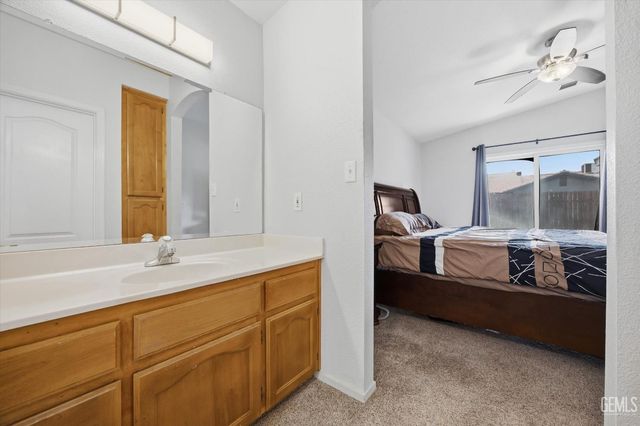 4517 Kaytlain Avenue, Bakersfield, CA 93313