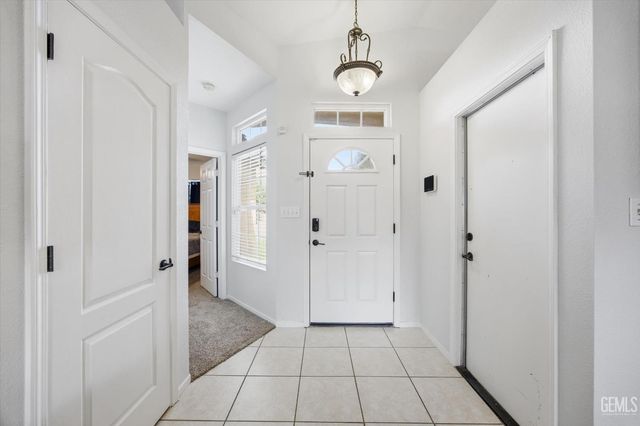 4517 Kaytlain Avenue, Bakersfield, CA 93313