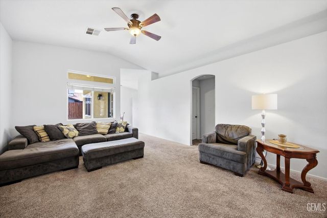 4517 Kaytlain Avenue, Bakersfield, CA 93313