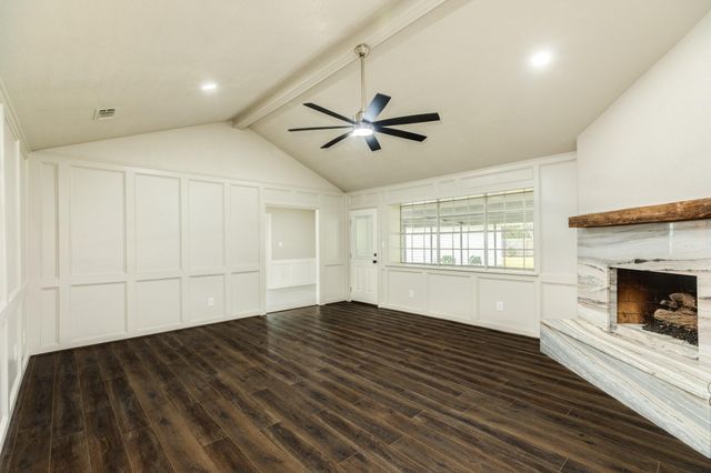 128 Catalpa Street, Lake Jackson, TX 77566