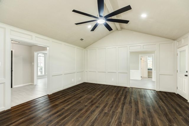 128 Catalpa Street, Lake Jackson, TX 77566