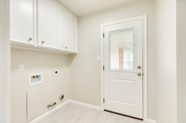 128 Catalpa Street, Lake Jackson, TX 77566