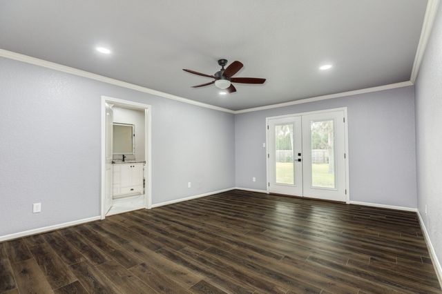 128 Catalpa Street, Lake Jackson, TX 77566