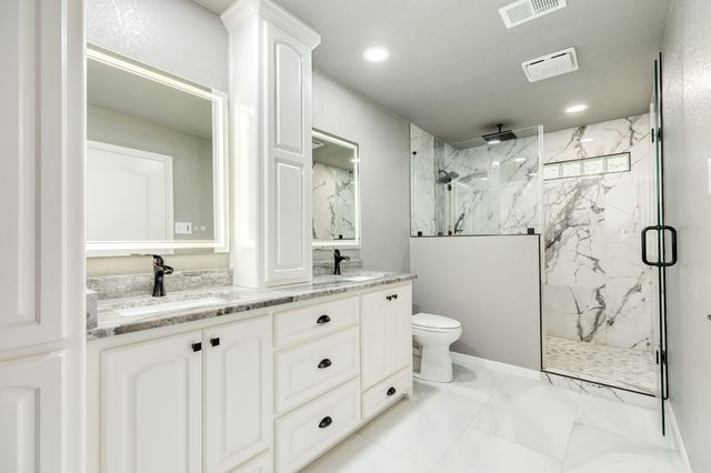 128 Catalpa Street, Lake Jackson, TX 77566