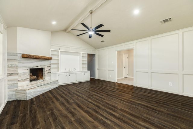 128 Catalpa Street, Lake Jackson, TX 77566