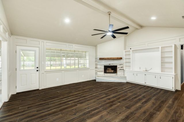 128 Catalpa Street, Lake Jackson, TX 77566