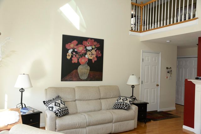 11 Royal Lane, Raymond, NH 03077