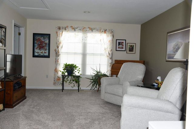 11 Royal Lane, Raymond, NH 03077