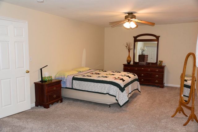 11 Royal Lane, Raymond, NH 03077