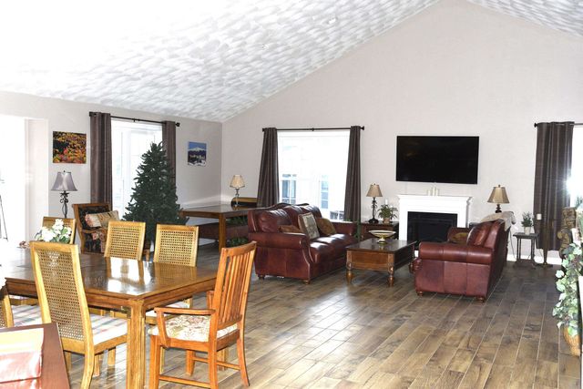 11 Royal Lane, Raymond, NH 03077