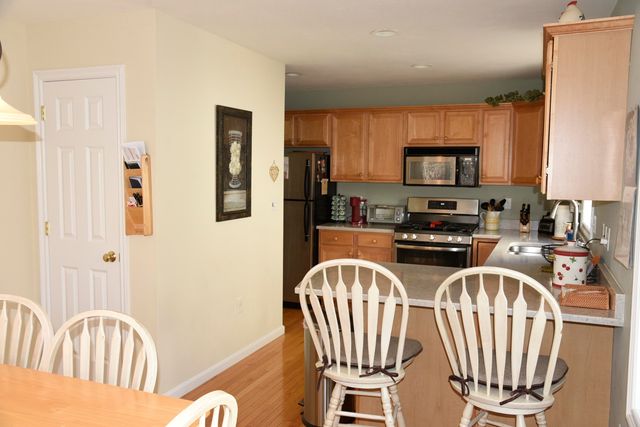 11 Royal Lane, Raymond, NH 03077