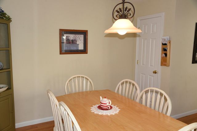 11 Royal Lane, Raymond, NH 03077