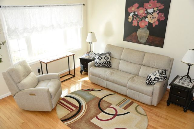 11 Royal Lane, Raymond, NH 03077