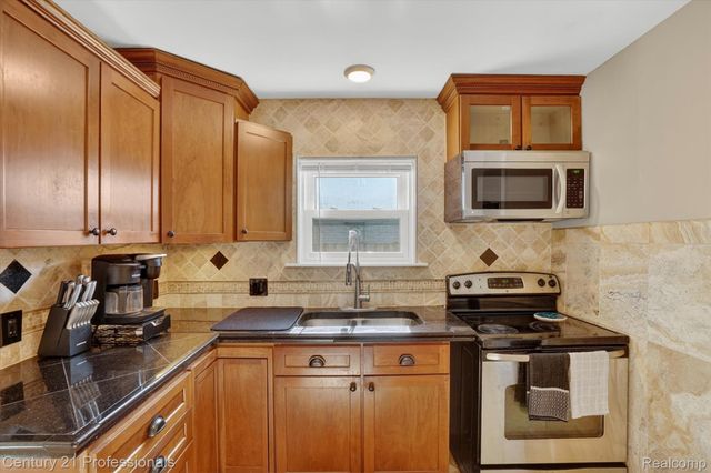 28524 7 Mile Road, Livonia, MI 48152