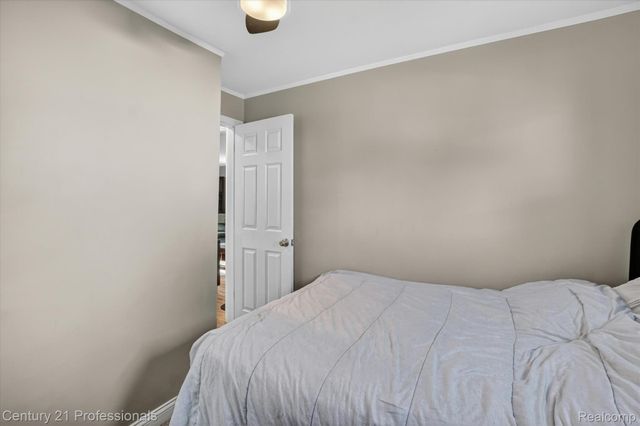 28524 7 Mile Road, Livonia, MI 48152