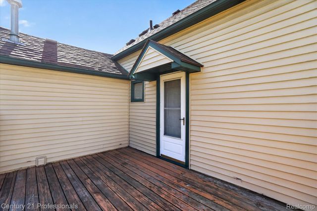28524 7 Mile Road, Livonia, MI 48152