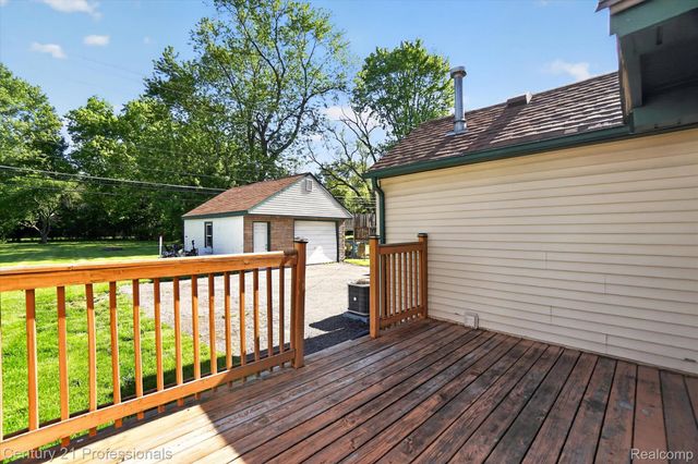 28524 7 Mile Road, Livonia, MI 48152