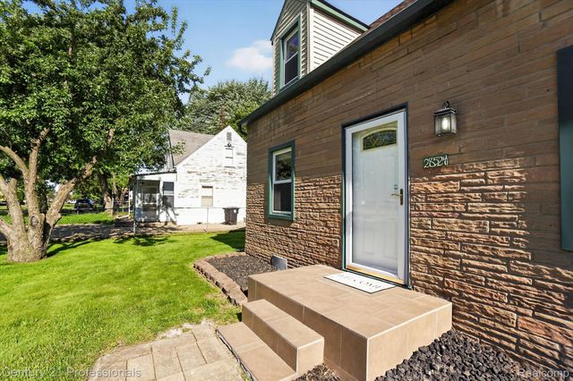 28524 7 Mile Road, Livonia, MI 48152