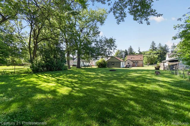 28524 7 Mile Road, Livonia, MI 48152