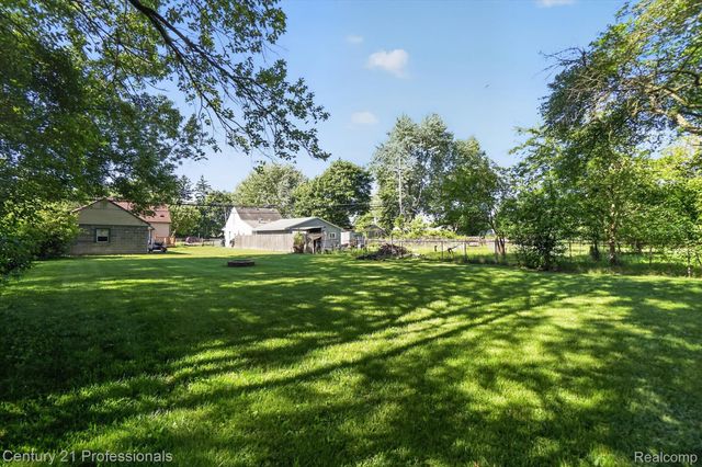28524 7 Mile Road, Livonia, MI 48152