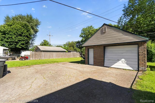 28524 7 Mile Road, Livonia, MI 48152