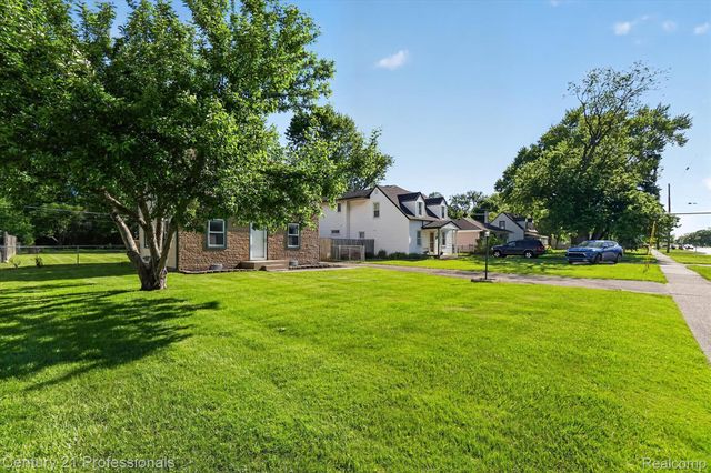 28524 7 Mile Road, Livonia, MI 48152