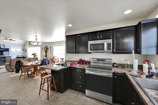 425 JOY CIR, Leola, PA 17540