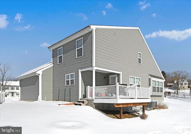 425 JOY CIR, Leola, PA 17540