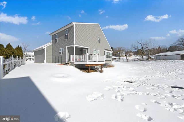 425 JOY CIR, Leola, PA 17540