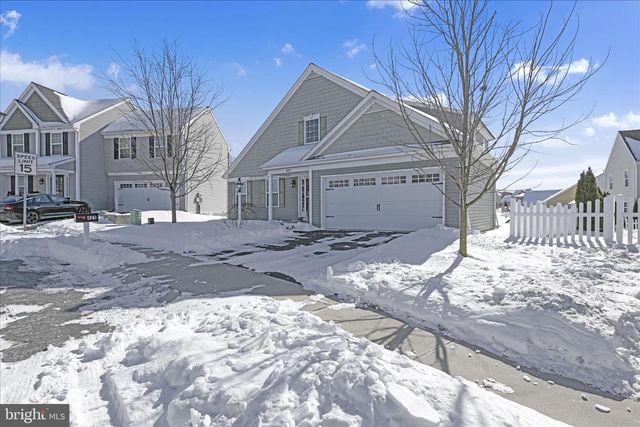 425 JOY CIR, Leola, PA 17540