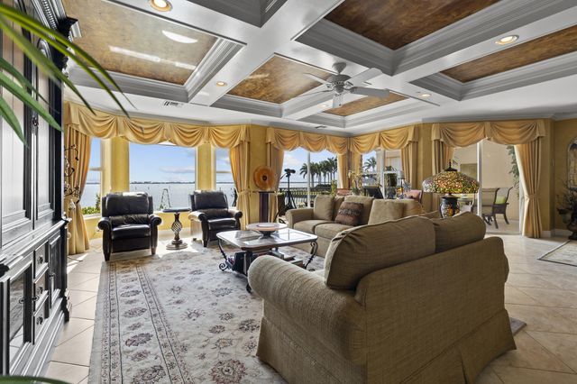 1533 NE Outrigger Landings Drive 3-205, Jensen Beach, FL 34957