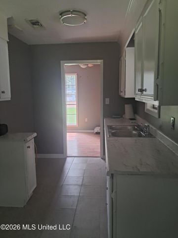 618 Queen Julianna Lane, Jackson, MS 39209
