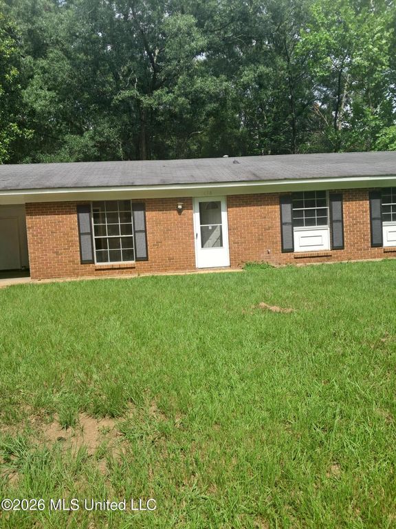 618 Queen Julianna Lane, Jackson, MS 39209