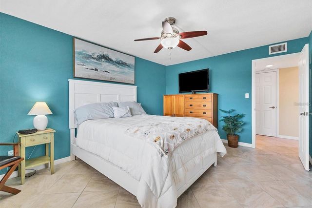 8776 MIDNIGHT PASS ROAD C307, Sarasota, FL 34242