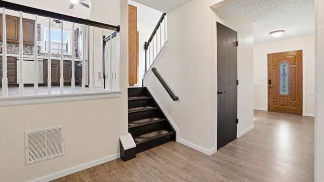 3821 Carriage Run Drive, Hilliard, OH 43026