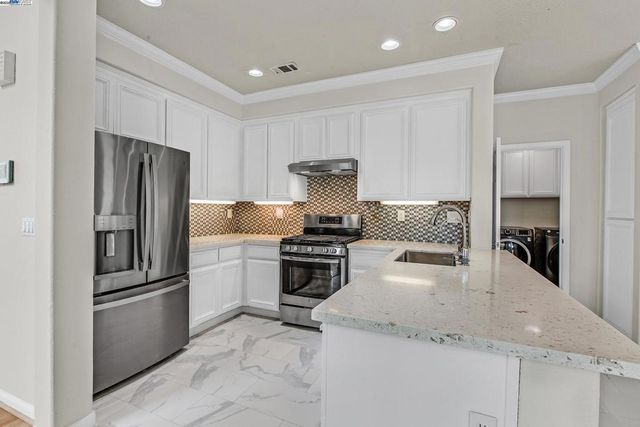 1205 Amber Ct, San Leandro, CA 94577