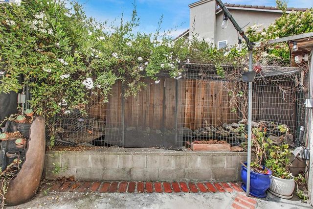 1205 Amber Ct, San Leandro, CA 94577