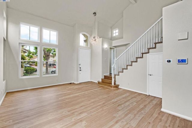 1205 Amber Ct, San Leandro, CA 94577