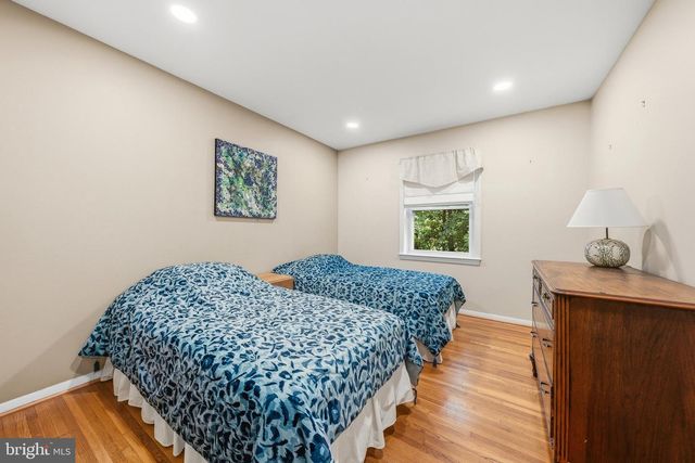 7779 TIVERTON DR, Springfield, VA 22152