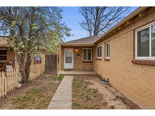 1717 Clinton St, Aurora, CO 80010