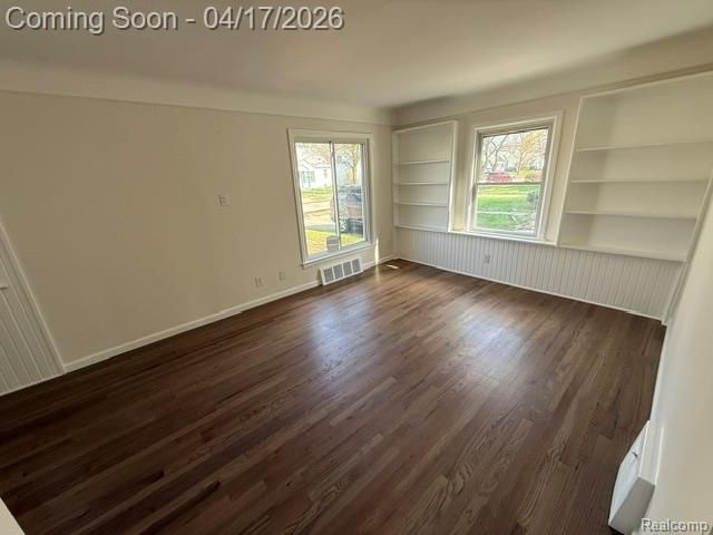 23261 Seneca Street, Oak Park, MI 48237