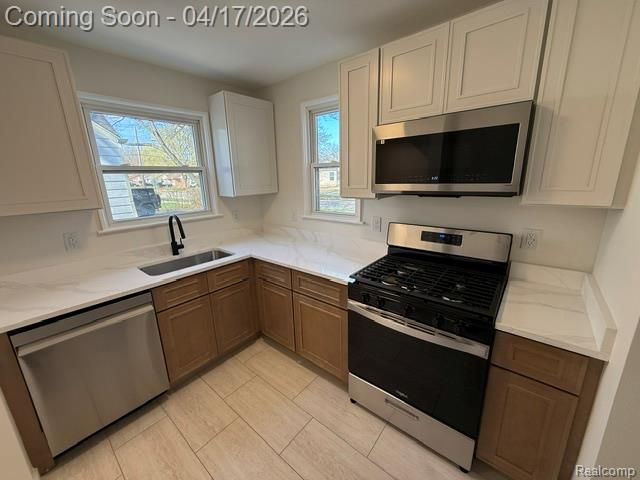 23261 Seneca Street, Oak Park, MI 48237