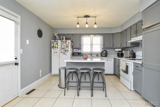 7342 W Main Street, Maryville, IL 62062