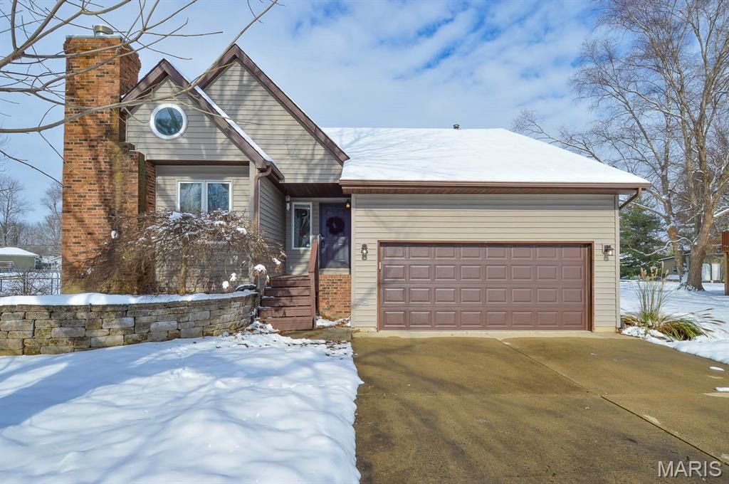 7342 W Main Street, Maryville, IL 62062