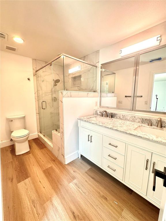 Image 15 of property listing at 14 GLENDALE DRIVE, Kissimmee, FL 34744