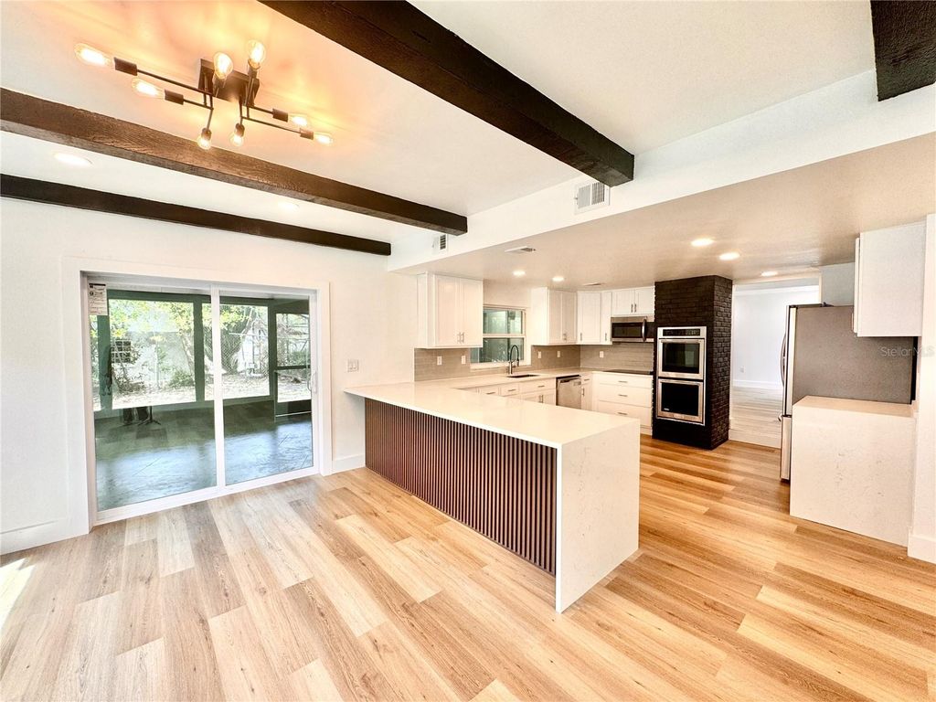 Image 4 of property listing at 14 GLENDALE DRIVE, Kissimmee, FL 34744