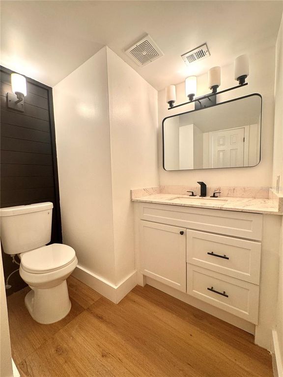 Image 7 of property listing at 14 GLENDALE DRIVE, Kissimmee, FL 34744