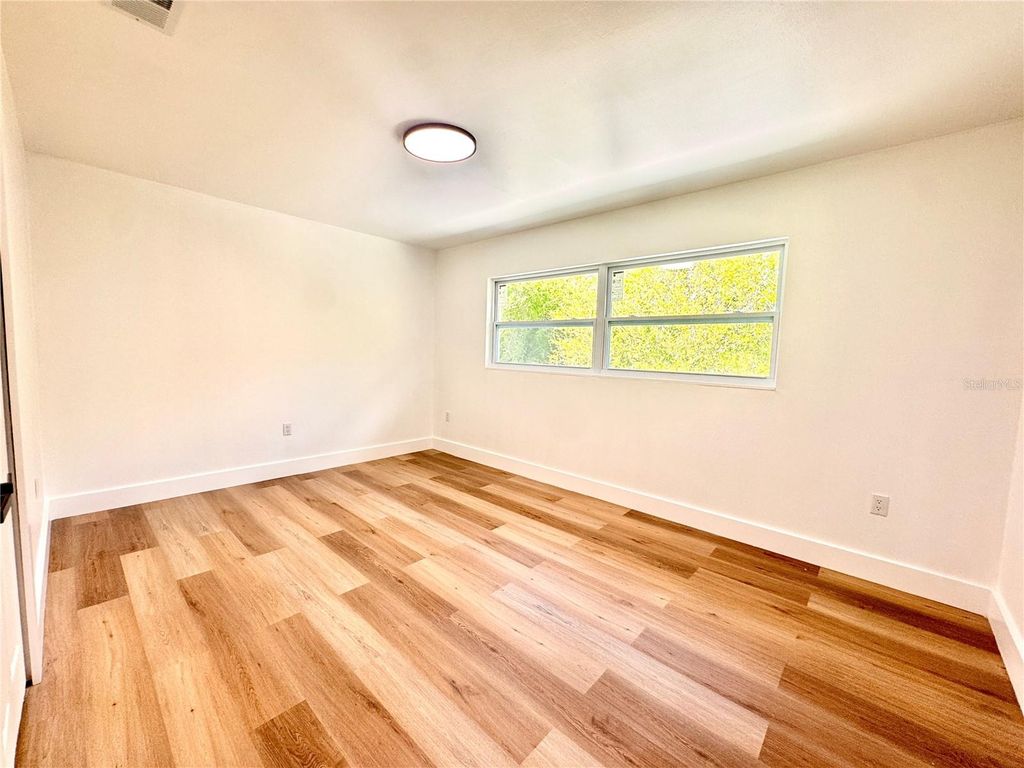 Image 10 of property listing at 14 GLENDALE DRIVE, Kissimmee, FL 34744